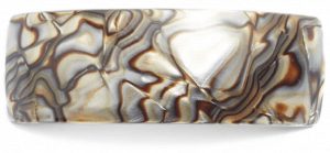 How to tame frizzy hair