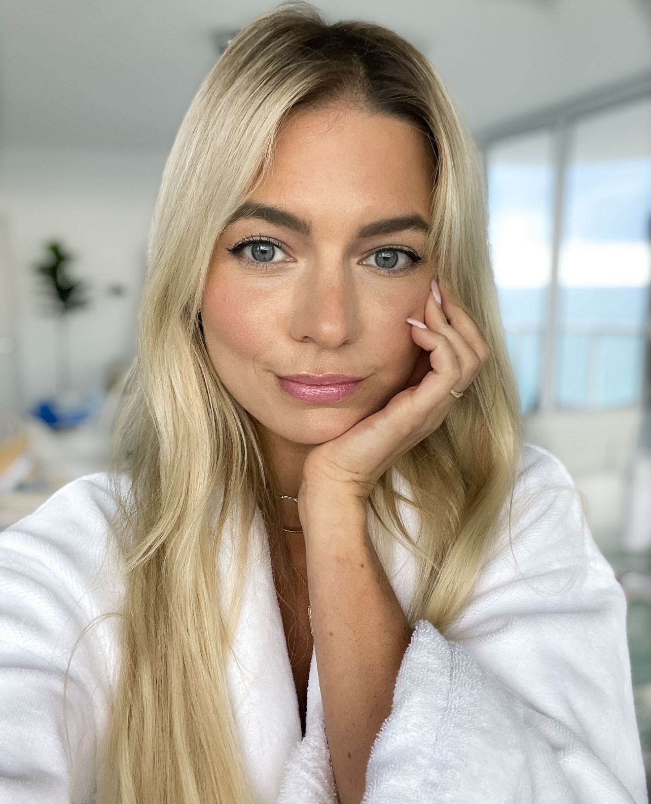 Gucci Bronzer on face Gucci Bronzer on face