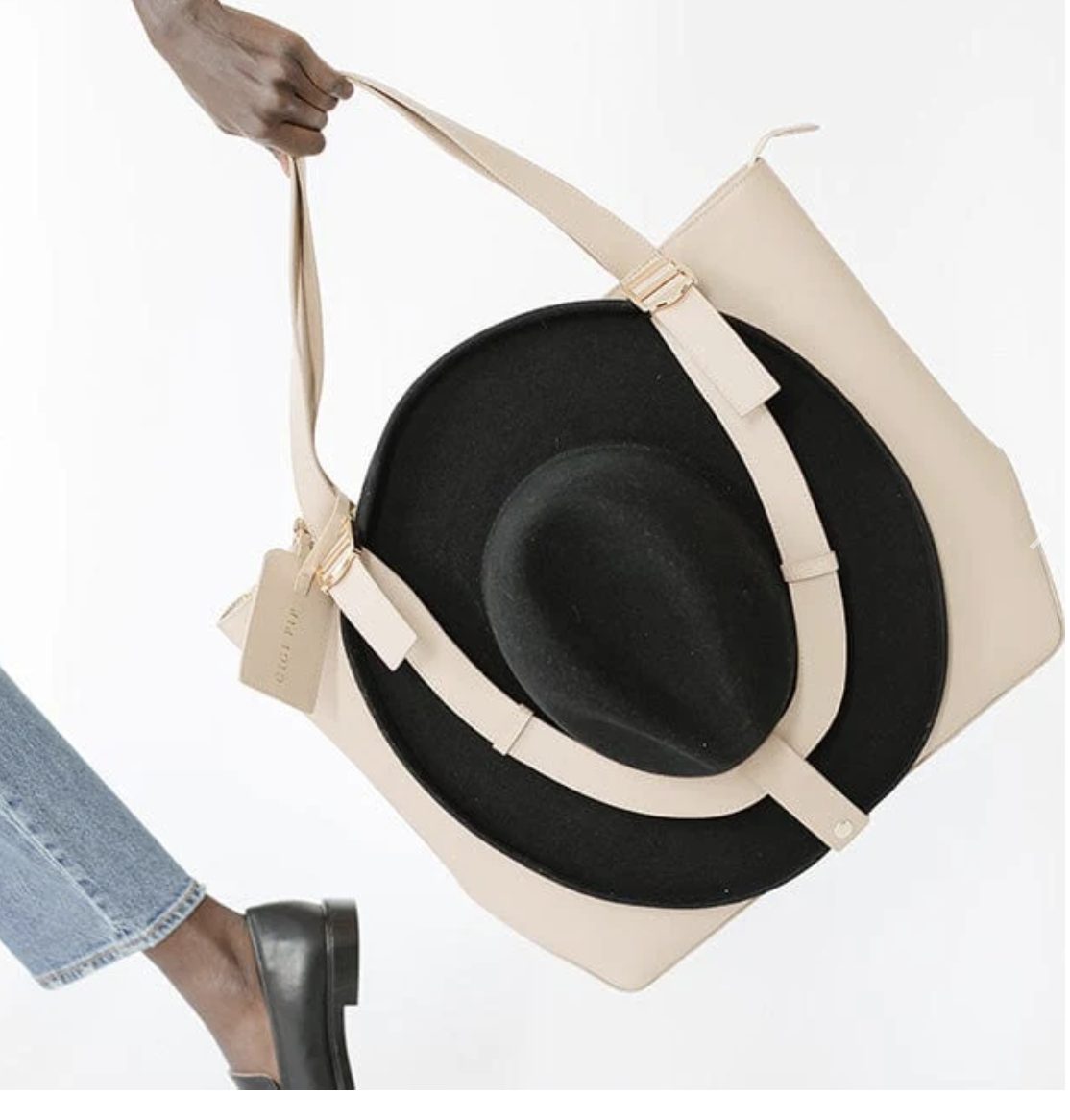 Gigi Pip Leather Hat Carrying Tote Gigi Pip Leather Hat Carrying Tote