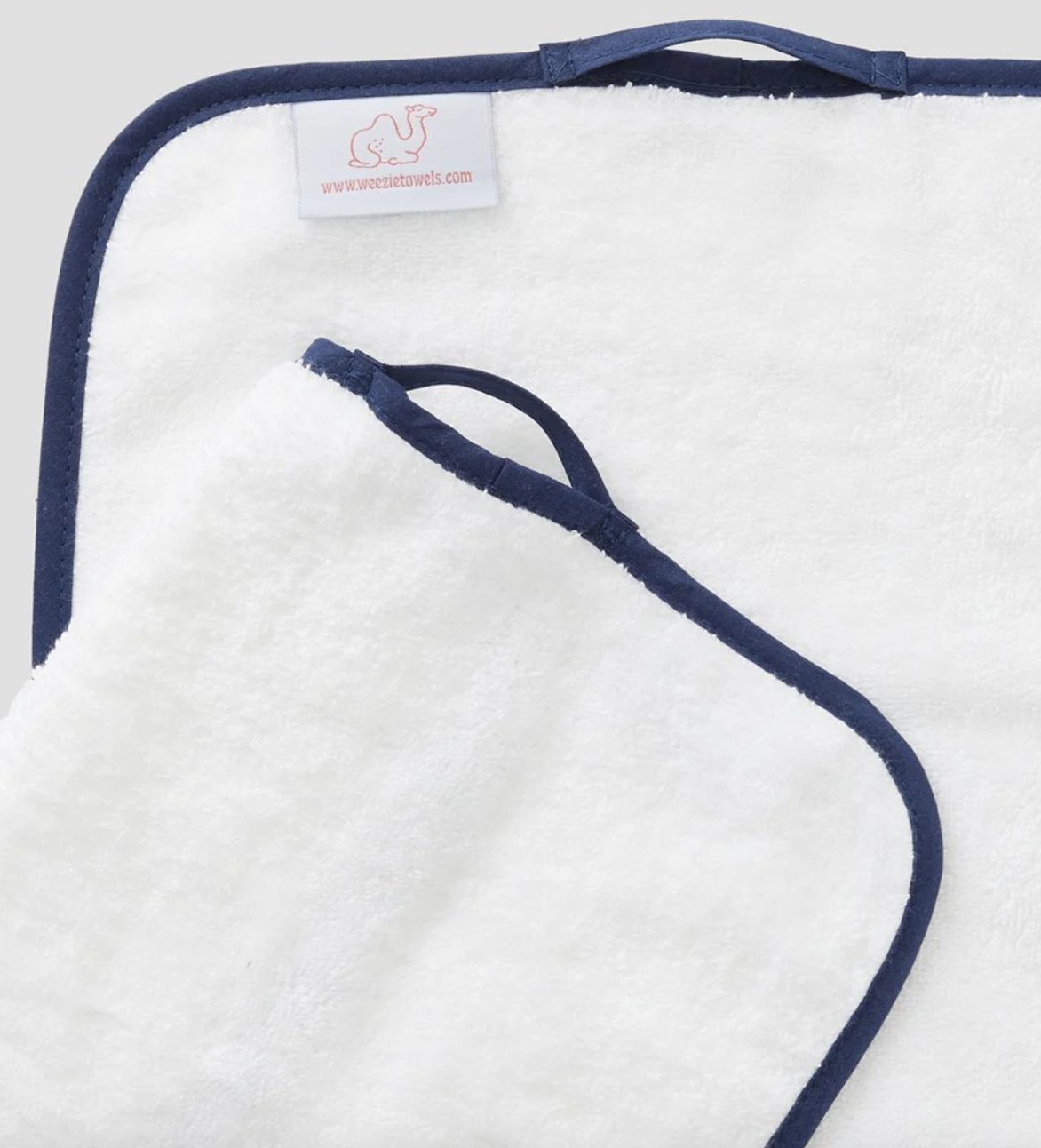 Weezie Piped Edge Bath Towel Weezie Piped Edge Bath Towel