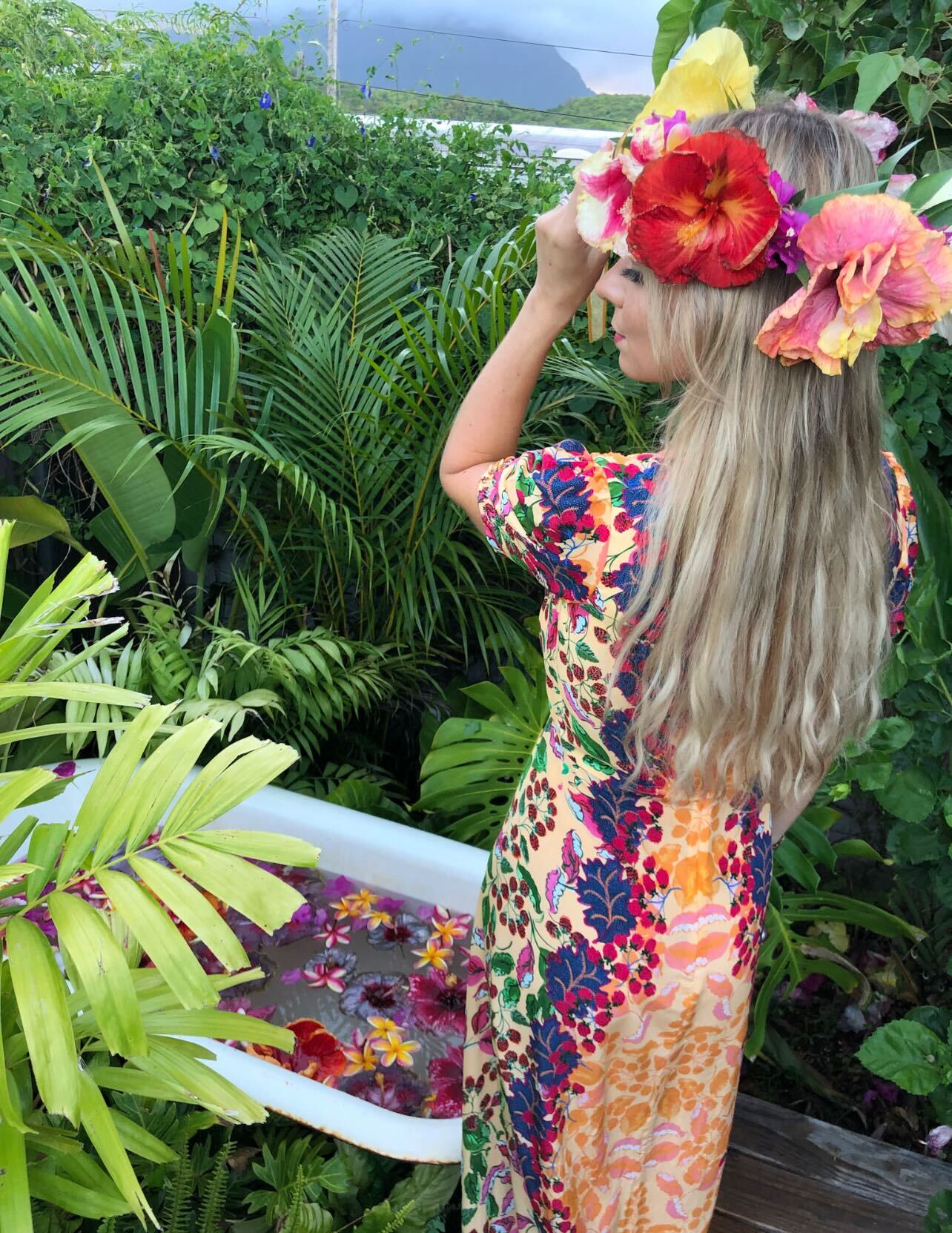 floral dress vacation what to wear in hawaii