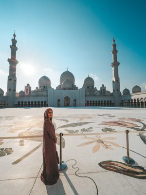 what to wear to a mosque dubai abu dhabi